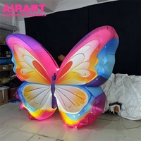 Décor de scène papillon gonflable lumineux, papillon gonflable coloré imprimé sur mesure pour les décorations de scène de festival de musique