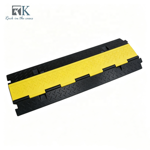 Rampe de protection de câbles robuste en caoutchouc pour usage extérieur à prix abordable - Product Image 1