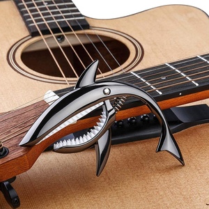 Pretty Cool New Material Shark Guitar Capo para guitarra eléctrica acústica clásica ukelele Zinc Metal con logotipo personalizado bolsa de transporte - Product Image 6