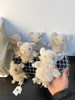 Peluche de souris Nippet Premium 13 cm, style Jellycat authentique, miniature de collection, pour les boutiques de cadeaux et les revendeurs