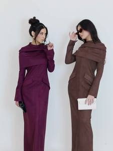 Robe longue Mexizo au design contemporain, style Abaya, vêtements islamiques modestes pour femmes musulmanes - Product Image 1