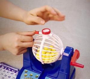 Juego de Bingo |   Máquina Portátil de Bolas de Bingo y Cartas |   Divertido Juego de Beber para Familias y Fiestas - Product Image 6