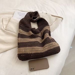 Borsa Intrecciata Personalizzata, Borsa a Tracolla Traforata, Ideale per Mare, Pendolarismo, Vacanze e Uso in Spiaggia - Product Image 6