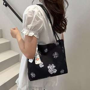 กระเป๋าสะพายไหล่และที่จับด้านบนสำหรับผู้หญิงปักลายดอกไม้วินเทจ - Product Image 2