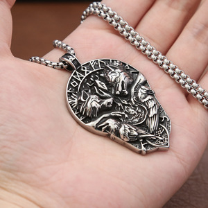 Yunnique – collier avec pendentif loup Viking en acier inoxydable pour hommes, bijoux runiques animaux, cadeau, chaîne de 60cm, couleur acier - Product Image 4
