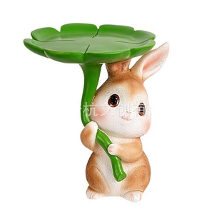 Figurine de lapin en résine, artisanat mignon, lapin avec parapluie en feuille de lotus, décoration de maison, ornement de bureau, organisateur de clés, cadeau artistique - Product Image 1