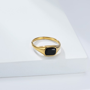Instagram-worthy, trendy, high-end square diamond <b>ring</b> for women, made of <b>titanium</b> steel with gold plating, featuring a sweet an - Product Image 3