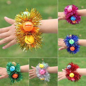 สร้อยข้อมือสำเร็จการศึกษาสำหรับเด็กพร้อมสายรัดข้อมือพลาสติกรูปหัวใจสำหรับกิจกรรมเต้นรำในโรงเรียนอนุบาลฤดูใบไม้ผลิ 2023 - Product Image 3