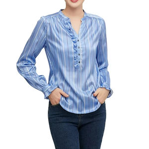 Tessuto in Raso Duchesse Elasticizzato <span class=keywords><strong>a</strong></span> <span class=keywords><strong>Righe</strong></span> Blu <span class=keywords><strong>e</strong></span> Bianche per <span class=keywords><strong>Camicia</strong></span> da <span class=keywords><strong>Donna</strong></span> in Seta - Product Image 1