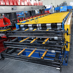 Machine de formage de panneaux de <span class=keywords><strong>toiture</strong></span> à trois couches, ligne de production automatique de panneaux sandwich composites <span class=keywords><strong>pour</strong></span> laine de roche, panneaux muraux et de <span class=keywords><strong>toiture</strong></span> en PU - Product Image 4