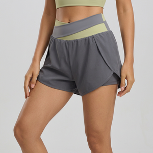 Shorts de course pour femmes à deux couches, taille croisée, tissu doux à séchage rapide, poches, décontractés, entraînement, fitness, yoga, vente en gros - Product Image 1