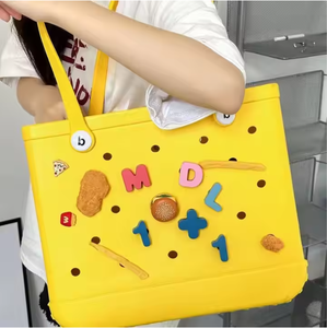 Bolso de mano tipo Croc de silicona pequeño para mujer, lavable, impermeable, portátil, de playa, estilo Eva Bogg, en oferta - Product Image 2