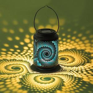 Lámpara Solar LED de Hierro Forjado Hueco, Lámpara Colgante de Proyección, Lámparas de Exterior Impermeables para Jardín, Decoración Artística - Product Image 1