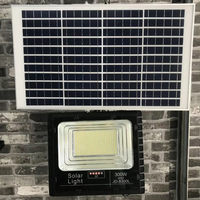 Projecteur LED Solaire Extérieur Étanche IP67 6500K Haute Luminosité 300W avec Télécommande pour Stades et Jardins – Super Lumineux – Nouveauté Export