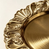 Assiette de présentation en plastique PP plaqué or personnalisée, motif coquillage baroque et décorations en relief, pour décoration de table de mariage et de fêtes