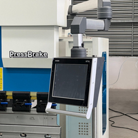 WE67K-110/4000, presse plieuse CNC électro-hydraulique, équipée d'un système DA53TX importé d'Allemagne et d'une règle de mesure GV italienne.