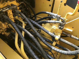 Excavatrice KOMATSU 240 d'occasion avec des performances exceptionnelles - Product Image 4