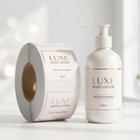 Étiquettes en vinyle imperméables imprimées sur mesure, autocollants découpés à la forme avec résistance aux UV et aux rayures pour l'emballage des pots de sauce et du thé
