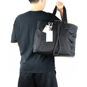 حقيبة يد نسائية على الطراز البريطاني بلون واحد مع حزام سحب منزلق وشعار R، حقيبة سفر وحقيبة مستندات - Product Image 3