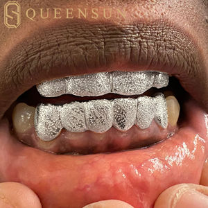 Grilles dentaires personnalisées en or 10K 14K 18K ou en argent 925, serties de moissanite taille princesse VVS, style hip-hop, effet diamant glacé - Product Image 5