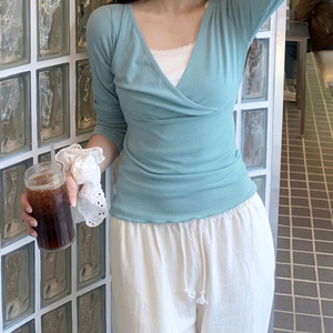 Haut côtelé à manches longues et col en V pour femme, coupe ajustée, extensible, décontracté, basique, T-shirt tendance automne-hiver, nouveau style 2026 - Product Image 3