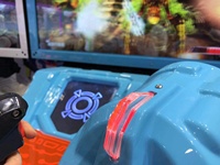 Simulateur de tir à double pistolet sur le thème de l'espace, fonctionnant à pièces, machine de jeu de tir pour salle de jeux FEC avec garantie d'un an CE