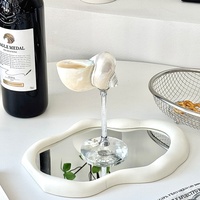 Verre à vin en porcelaine fine en forme de coquille de conque, haut de gamme, cadeau de mariage, design moderne et minimaliste, accepte l'impression de logo