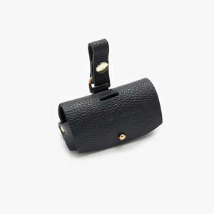 Dispensador de Bolsas para Excremento de Mascotas de Cuero Genuino - Dispensador de Bolsas Reutilizables para Desechos de Perros con Clip - Product Image 4