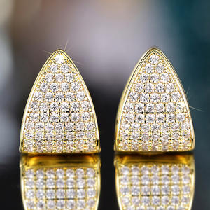 Orecchini a Cerchio E4194 in Oro 18K Massiccio con Diamanti Taglio Brillante Rotondo, Design Geometrico di Lusso per Uso Quotidiano Femminile - Product Image 4