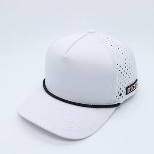 Casquette unisexe personnalisée de golf respirante et imperméable à 5 panneaux en tissu chevron avec logo en caoutchouc imprimé sérigraphié, cordon en polyester et élasthanne - Product Image 2