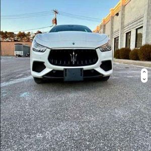 <span class=keywords><strong>Maserati</strong></span> Ghibli Modena SEDAN CAR d'<span class=keywords><strong>occasion</strong></span> 2024 à faible kilométrage - Product Image 1