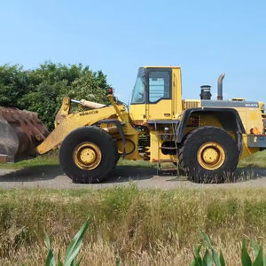 El Komatsu 470 usado es un cargador de ruedas de alta calidad, conocido por su capacidad de carga frontal - Product Image 1