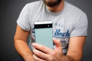 Teléfono Inteligente Pixe 6a 5G Original Desbloqueado, Android 12, Pantalla OLED de 6.1 Pulgadas, Deca Core, Batería de 4000-4999 mAh, Español/Francés/Inglés - Product Image 4