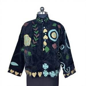 Chaqueta Abierta Boho Chic Retro de Inspiración Real, Bordada a Mano, con Forro de Algodón Crochet, Talla Única XL, Color Negro, con Diseño Floral de Terciopelo Suzani - Product Image 1