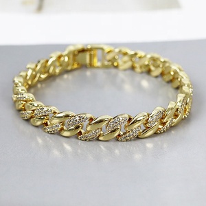 Vente en gros de bracelets en laiton pour femmes, accessoires de chaîne vintage plaqués or 18 carats de haute qualité avec CZ charmants - Product Image 1