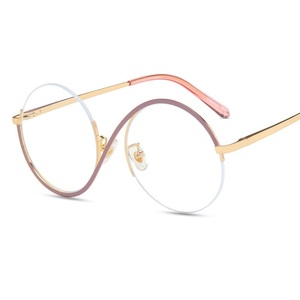 Lunettes anti-lumière bleue demi-cerclées en métal avec monture à ressort confortable et personnalité féminine, avec fil de suspension et miroir plat - Product Image 4
