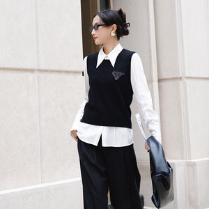 Mode femmes tricoté gilet Style doux avec col rond personnalisé OEM noir haut en gros dames laine gilet sans manches - Product Image 6