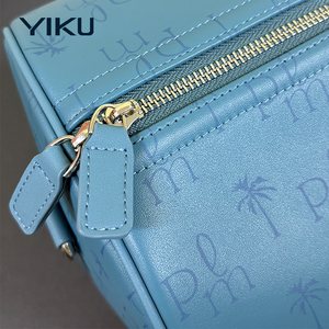 Borse da Viaggio in Pelle Blu Grande con Logo Personalizzato YIKU, Borse Weekender Unisex per Uomo e Donna, Borsa Bagaglio - Product Image 6