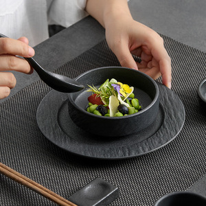 High-End ristorante di lusso moderno set di stoviglie pietra bianca e nera glassa piatti tazze riutilizzabili <span class=keywords><strong>posate</strong></span> di riposo per la vendita - Product Image 3