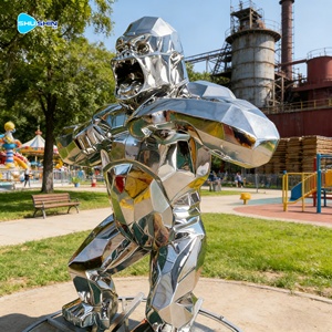 Statue de gorille sur mesure de grande taille, sculpture animale en résine électro-plaquée pour la décoration des parcs et des jardins - Product Image 1