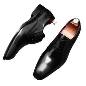 รองเท้าหนังแท้ทรงสี่เหลี่ยมแบบอิตาลีสำหรับผู้ชาย สีแดงไวน์ ทำมือ รองเท้าหนังสำหรับธุรกิจและงานทางการ รองเท้าหนังแบบออกซ์ฟอร์ด - Product Image 5