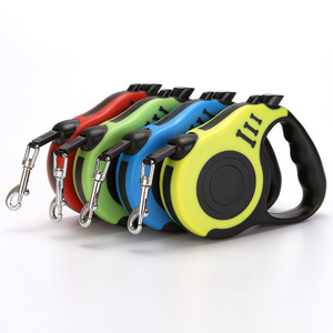 Vente en gros de colliers d'accessoires pour animaux de compagnie avec logo personnalisé Accessoires pour chiens Laisse rétractable automatique pour chiens - Product Image 2