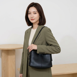 Sac à bandoulière pour femme en cuir véritable noir, sac hobo, sac à main avec fermeture éclair pour les voyages quotidiens - Product Image 4