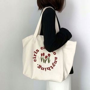 Sac à bandoulière en toile motif tulipe mignon, sac fourre-tout en coton réutilisable pour étudiants, décontracté et simple, avec logo personnalisé imprimé - Product Image 4