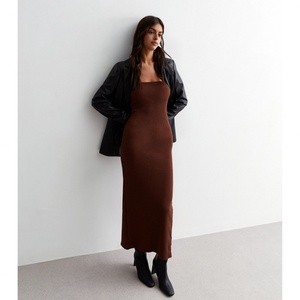 Robe tricotée sexy à épaules dénudées pour femme, coupe trapèze mi-longue, imprimée, dos nu, sans manches, été, vente en gros - Product Image 3