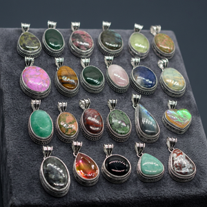 Lot mixte, vente en gros de pendentifs en pierres précieuses naturelles assorties de qualité supérieure, pendentifs en cristaux naturels et pierres précieuses naturelles mélangées. Cadeau - Product Image 3