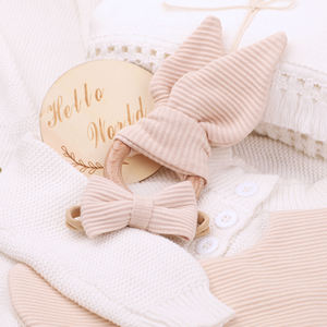 صندوق هدايا للمواليد الجدد 2024 يحتوي على بطانية بشراشيب وسلسلة لهاية وبدلة كروشيه للأطفال وقماش مصاصة وعضاضة على شكل أرنب - Product Image 4