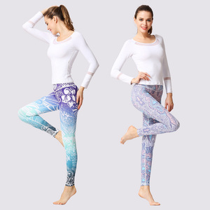 Leggings Sportivi da Donna a Vita Alta Senza Cuciture con Logo Personalizzato, Pantaloni Modellanti in Tessuto Poliestere-Spandex - Product Image 3