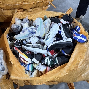 Scarpe da corsa usate di marca internazionale scarpe sportive originali in balla di seconda mano da corsa in Medio Oriente Sud America - Product Image 2