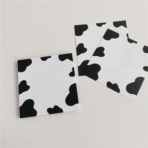 Blocchetti Adesivi Minimalisti con Motivo Mucca Bianco e Nero, Blocco Memo Carino a Cartone Animato, Cancelleria per Ufficio - Product Image 2